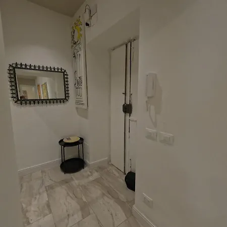 From Andrea To The Colosseum Apartman *